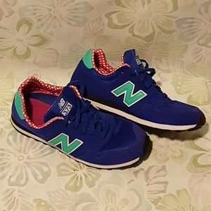 New Balance 373 blue classic sneakers